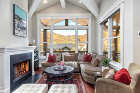 KBM Resorts: PWS-957 Luxurious 3bd Old Town Home 2 family rooms BBQ
